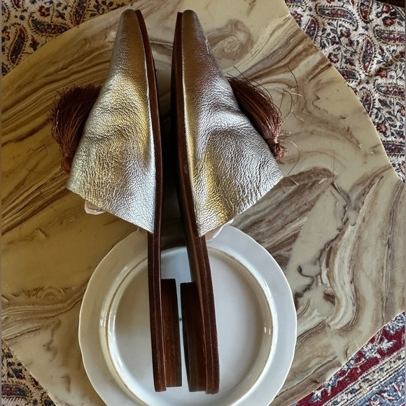 Loeffler Randall “Winnie” Silver Pointed Toe Flat Mule With Tassels Size 6B EUC! - Picture 7 of 11